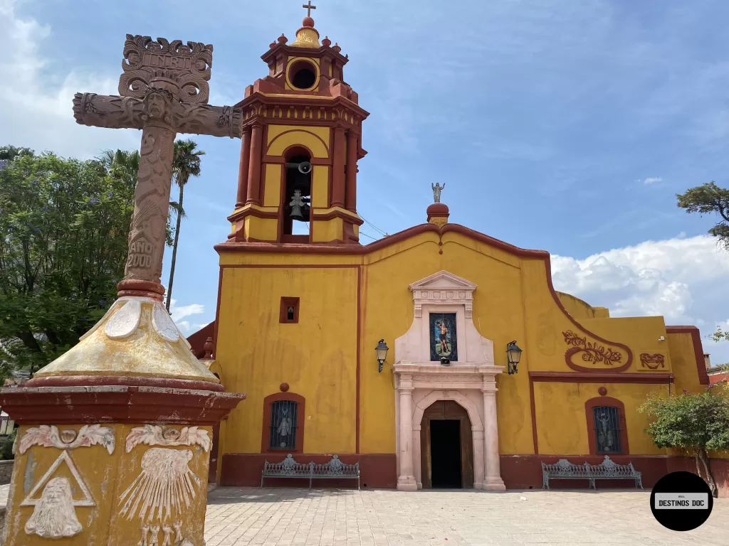 Bernal e a Peña de Bernal